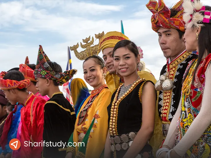 پوشش مردم مالزی قبل از اسلام!
